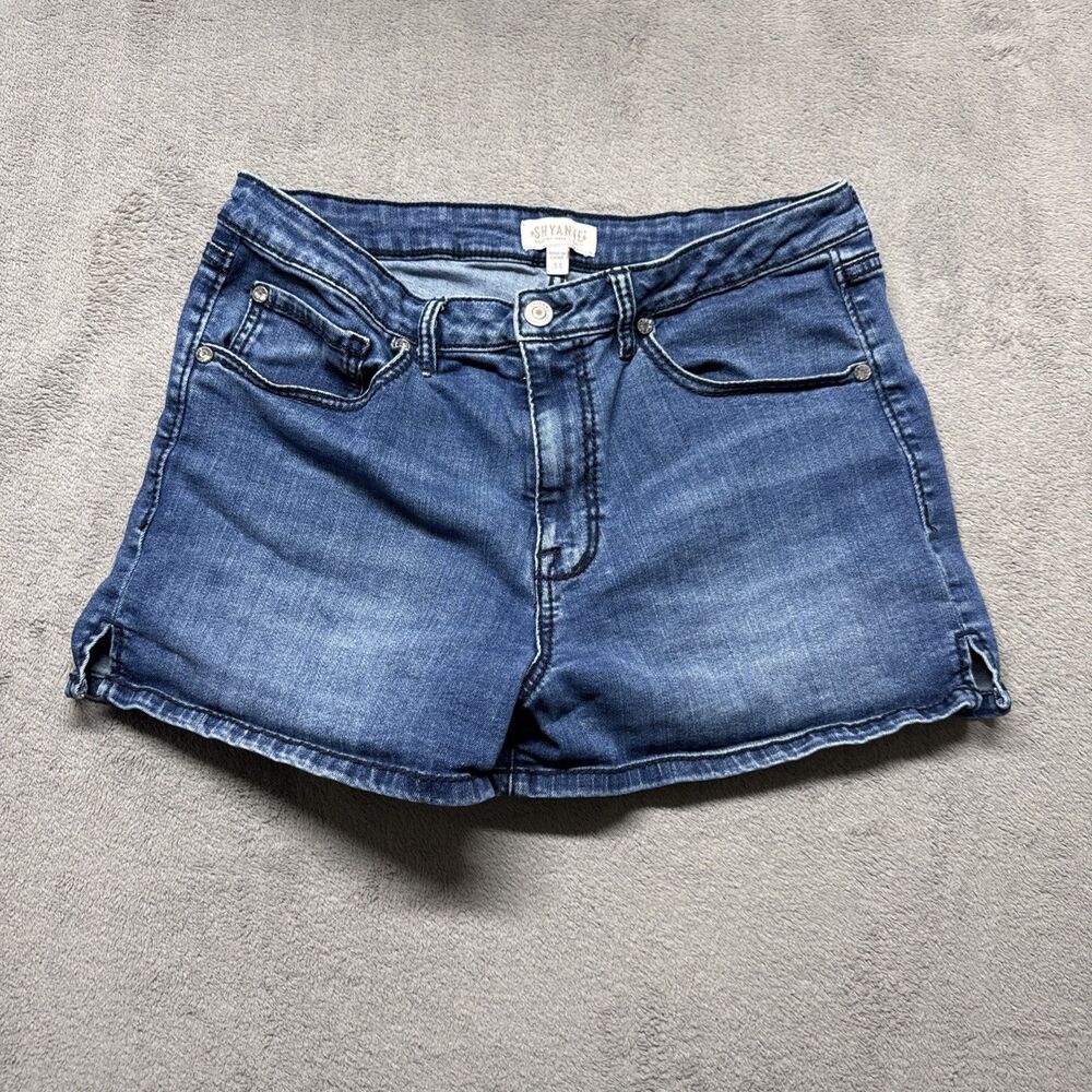 Shyanne Women's Stars & Stripes Sequined Back Pocket Denim Shorts - Size 33